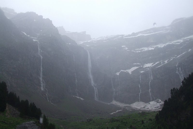 2008-07-12,13-21-05,cirque de Gavarnie.jpg